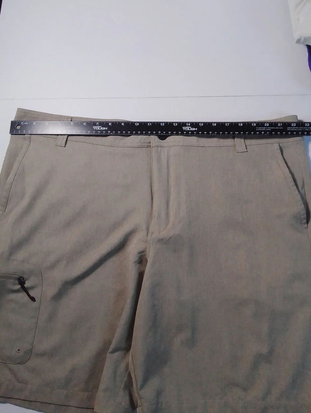 Magellan Outdoors Fish Gear Shorts Mens 42 Water Repellent Fishing Hiking Cargo